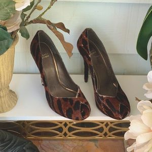 Leopard Print Peekaboo Pumps